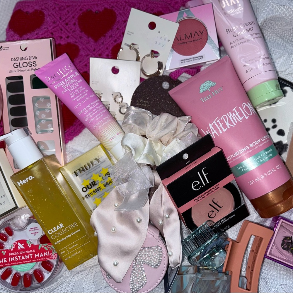 BRAND NEW BEAUTY MYSTERY BAGS